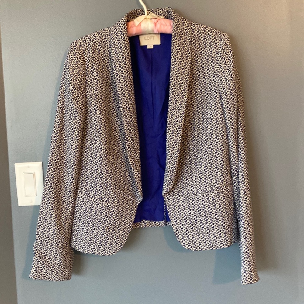 Ann Taylor LOfT blue patten blazer. size small